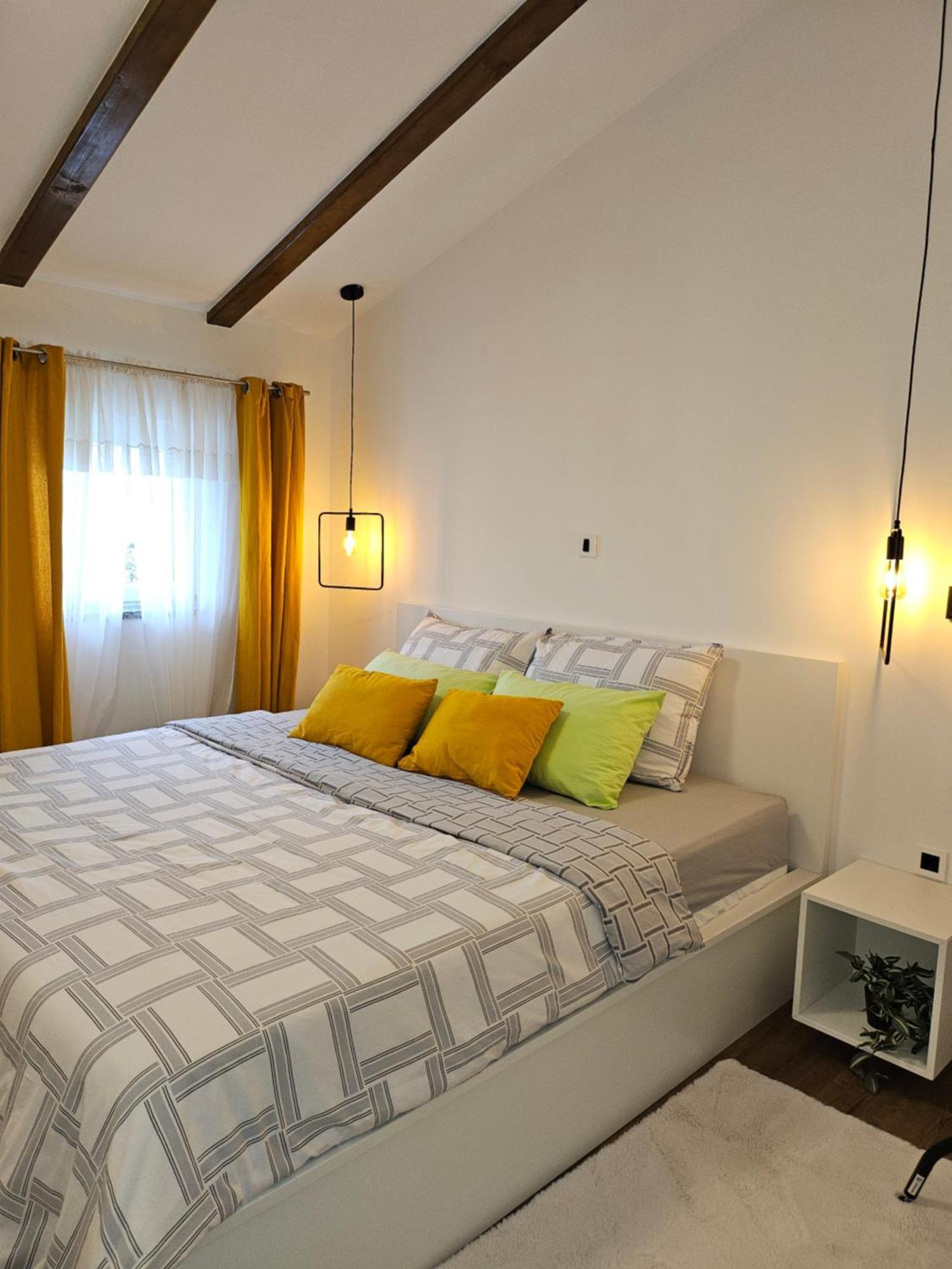 Apartman Pojine Gabonjin Exterior foto